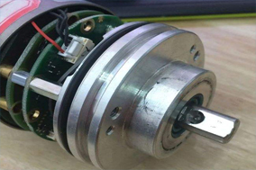 编码器轴锁死并伴随有出现红色粉末出现的故障分析 - 德国Hengstler(亨士乐)授权代理