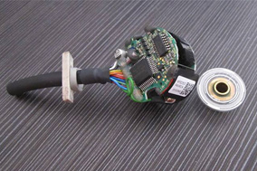 伺服电机编码器具有4根引线的功能。 - 德国Hengstler(亨士乐)授权代理