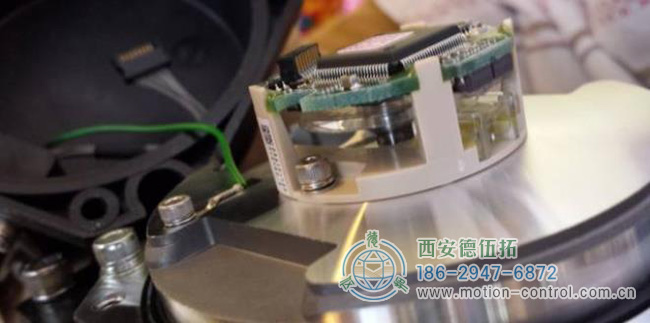 在使用伺服电机编码器过程中，须尽量避免其本体受到任何外力的撞击