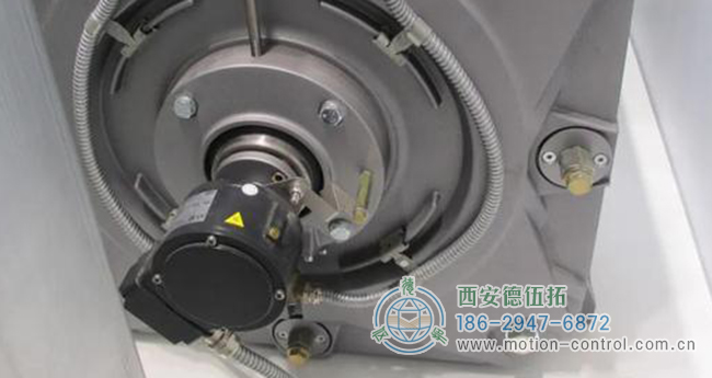编码器和高性能电机轴端是怎么连接的？