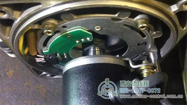 编码器和大功率电机轴端是怎么连接的？