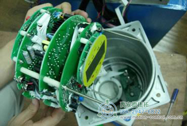 如何维护绝对值编码器的性能？