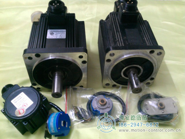 图为伺服电机与编码器的照片