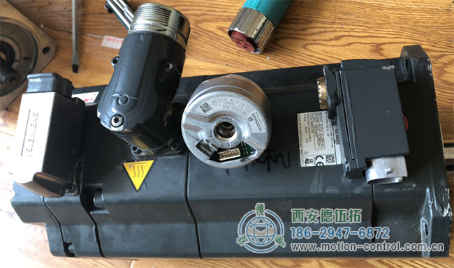 图为伺服电机配套的海德汉编码器故障维修照片