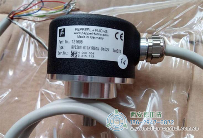 图为一款倍加福绝对值编码器开箱照片