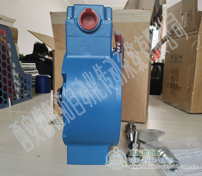 图为石油行业广泛使用的埃福创M6C系列编码器