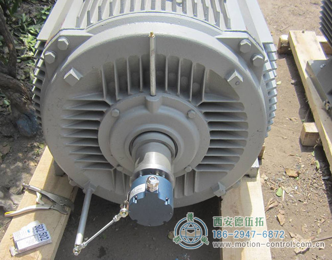 图为电机与编码器的实际连接照片