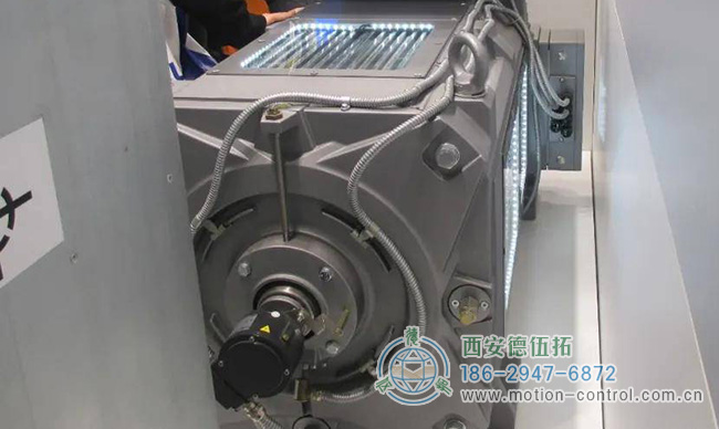 图为用来测速的增量编码器在电机上的安装照片