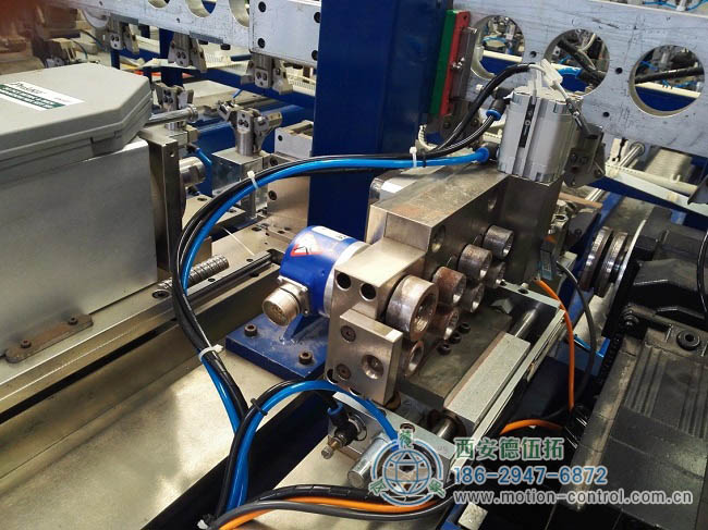 图为堡盟增量式编码器在折弯机上的应用照片