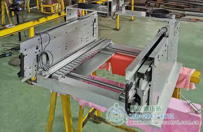 图为智能货叉的主体结构部分照片