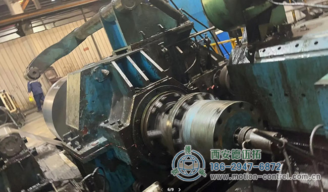 图为重载编码器在六辊可逆轧机上的应用照片